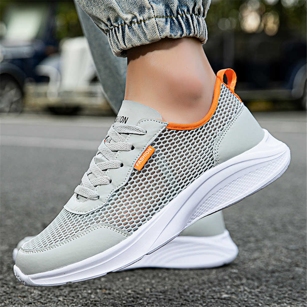 Men'S Shoes For Tennis - أحذية رياضية عصرية 43-44 باللون الأخضر