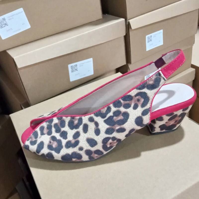 صنادل نسائية بطبعة جلد الفهد م - مراجعة Men Shoes On وسعره